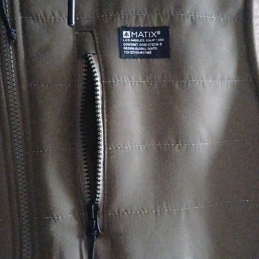 Vest - Picture 2 of 5